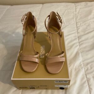 Michael Kors Kimberly patent sandal, 6 1/2; Lt Blush